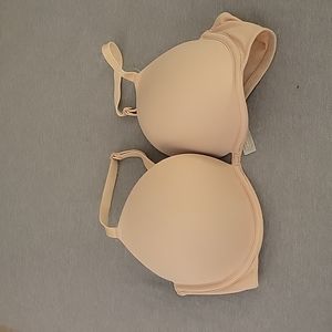 32DD push up bra. Will fit a 32C